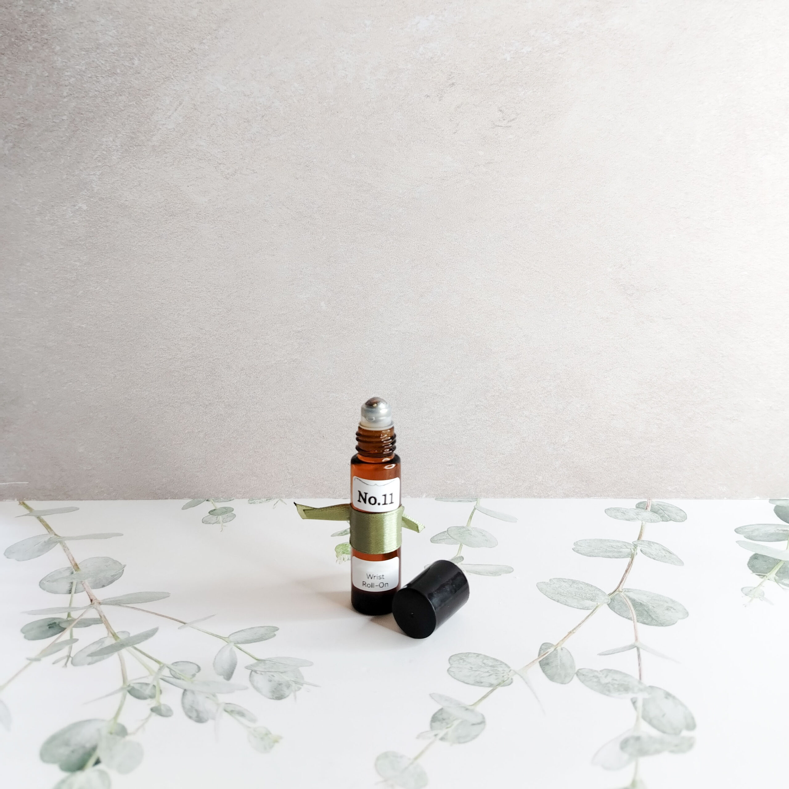 Menopause Relief Aromatherapy Oil - 15ml Roll-On - Image 2